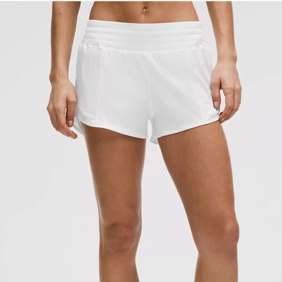 lululemon athletica Pants - 🌟NWOT🌟Lululemon Hotty Hot High-Rise Lined Short 2.5" Size 6 White